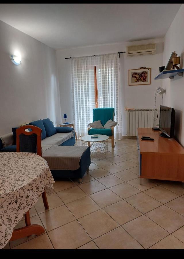 Apartments Graciela Pula Luaran gambar