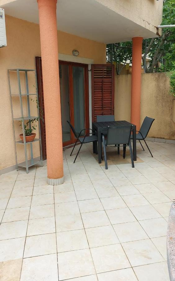 Apartments Graciela Pula Luaran gambar